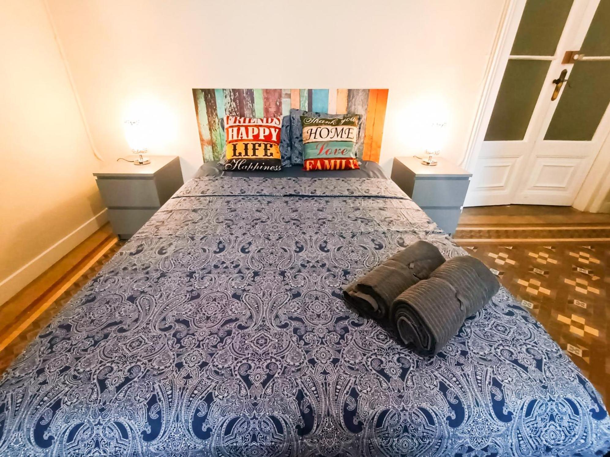 Private Rooms By Plaza Catalunya Barcelona Ngoại thất bức ảnh